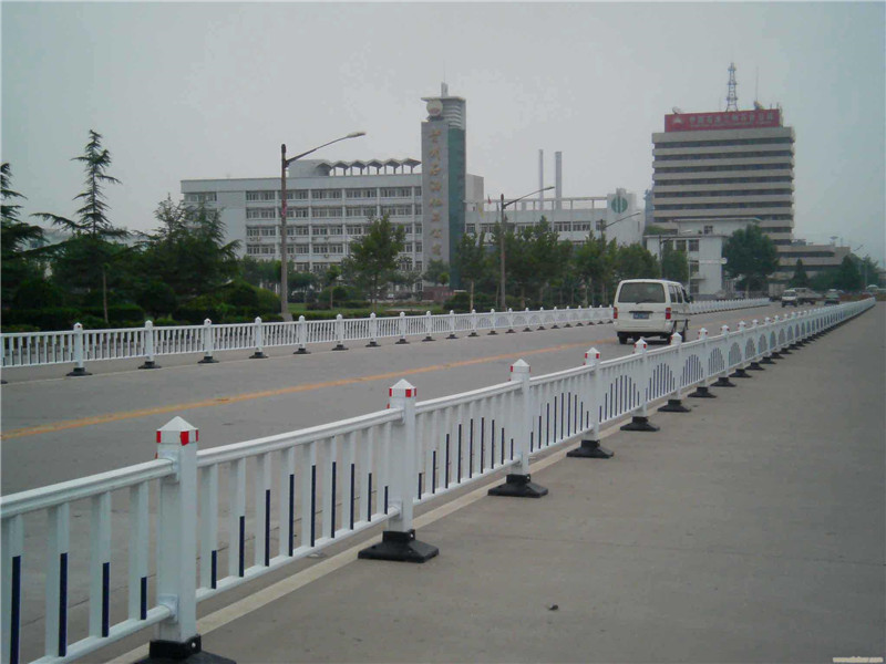城市道路护栏设置规范